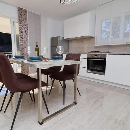 Beachfront Korcula Дом отдыха Вела-Лука