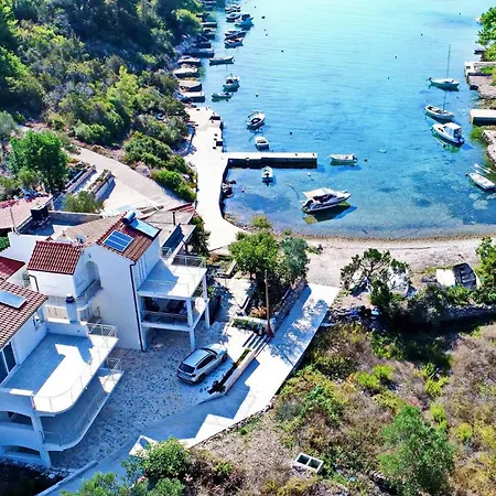 Beachfront Korcula Дом отдыха Вела-Лука